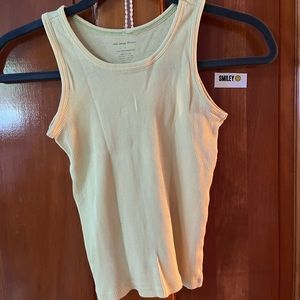 Cute pale yellow tank top!